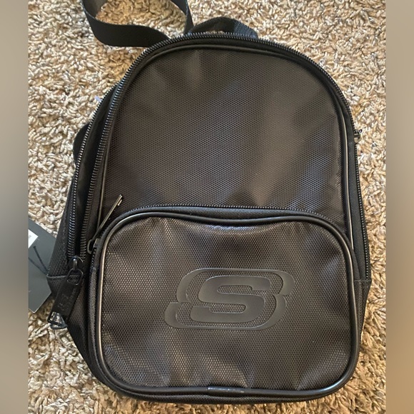 NWT. Skechers Mini Backpack - Picture 1 of 4